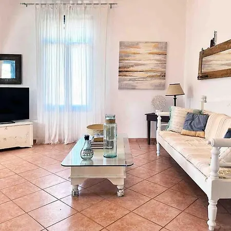 Xanthippe Villa