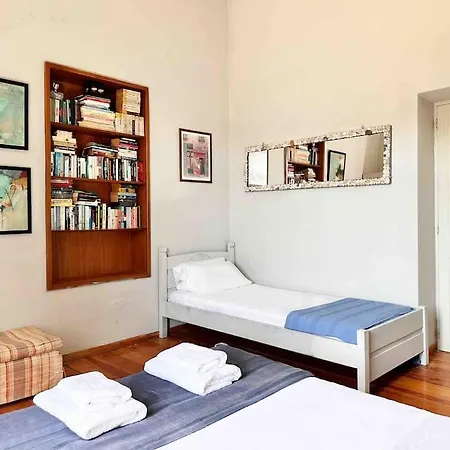 Xanthippe Villa Vámos