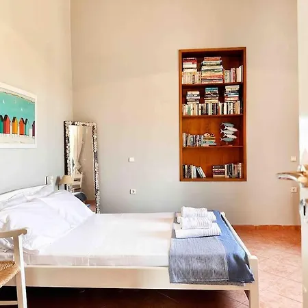Xanthippe Villa Vámos